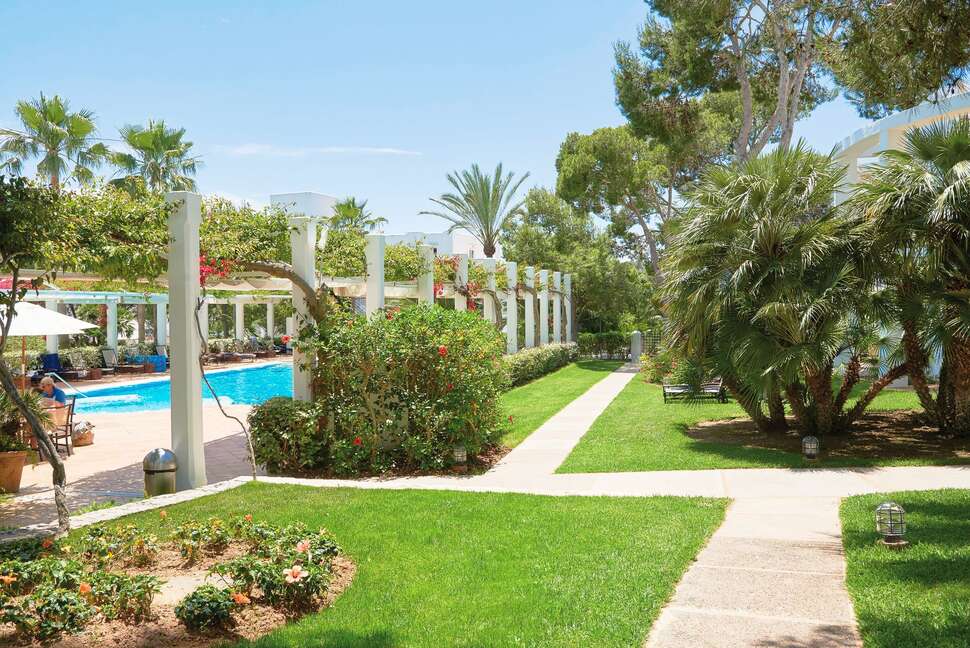 Een foto van het zwembad bij Melia Cala d'Or Boutique Hotel