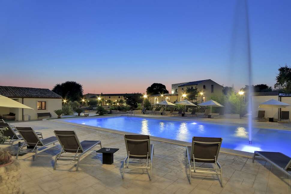 Ein Foto vom Pool im Artemisia Resort