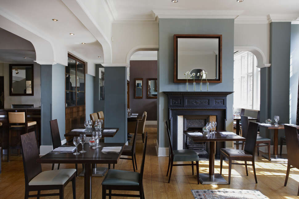 Een foto van The Crown Hotel London