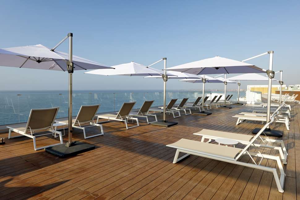 Een foto van het terras bij Benalma Hotel Costa del Sol