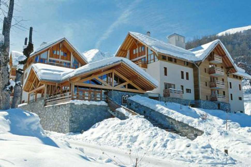 Een foto van de buitenkant van Les Chalets du Galibier