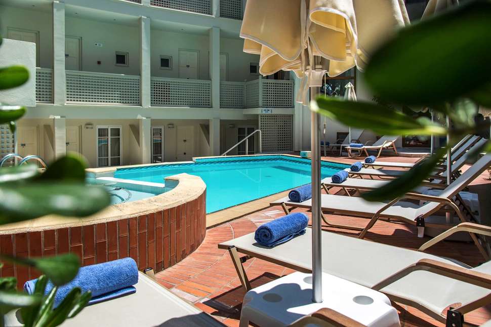 Een foto van het zwembad bij Anita Beach Hotel