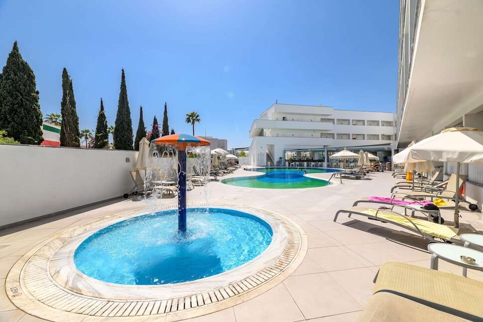 Een foto van River Rock Hotel