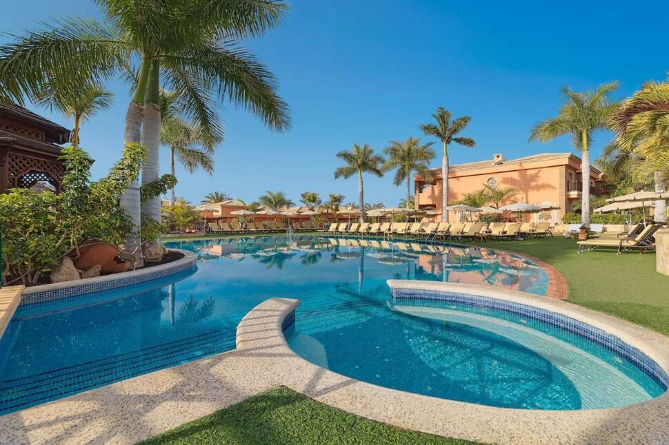 Ein Foto vom Pool im Green Garden Resort