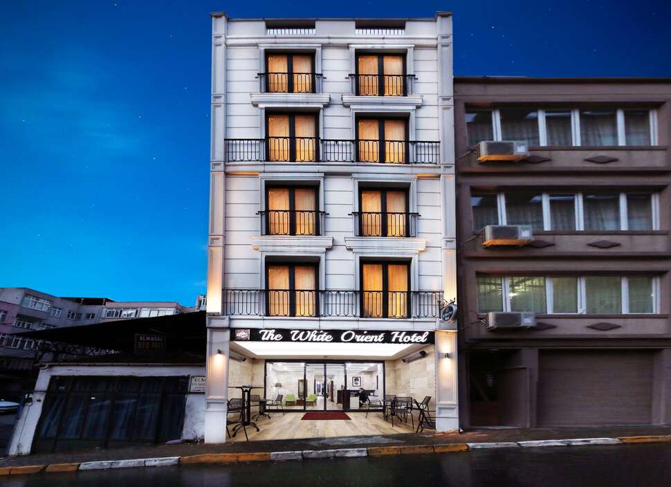 Een foto van The White Orient Hotel