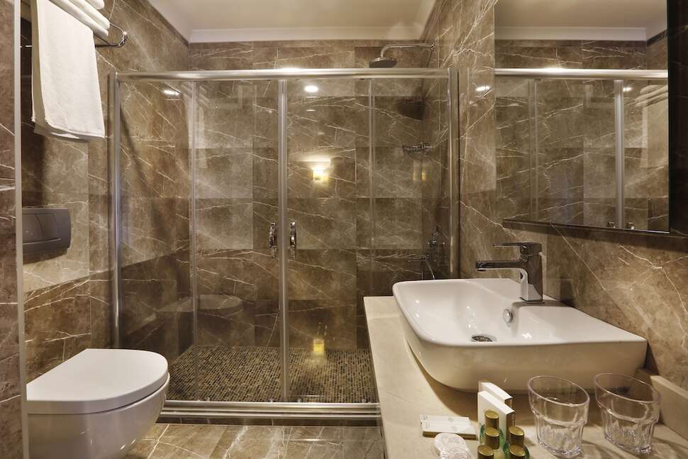 Een foto van The White Orient Hotel