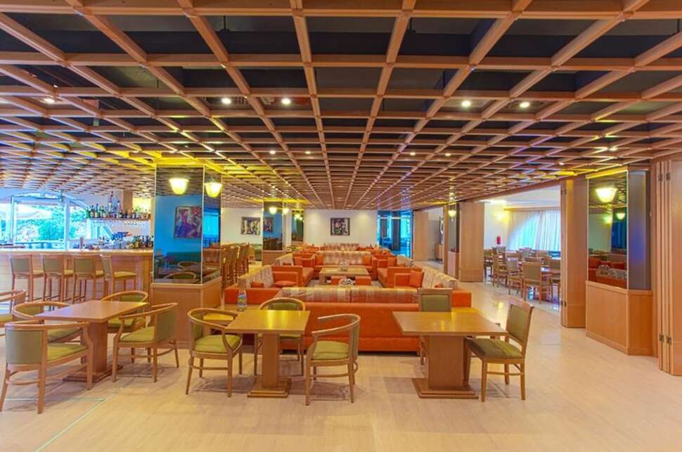 Een foto van het interieur van Hotel Continental Palace
