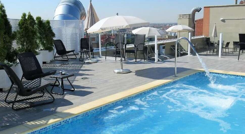 Een foto van het zwembad bij Hotel Porcel Ganivet