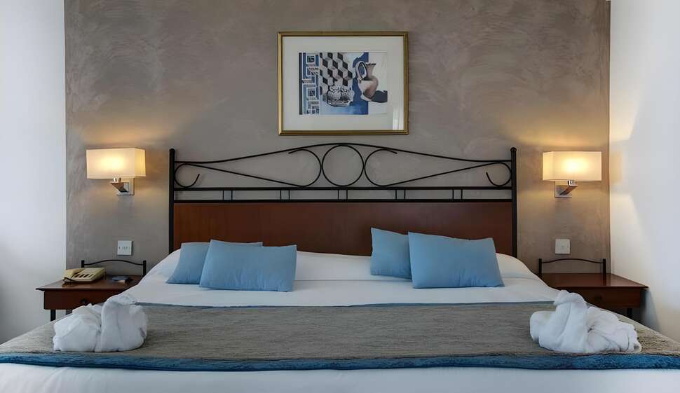 Ein Foto Golden Tulip Vivaldi Hotel