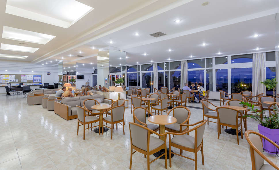 Een foto van het interieur van Olympos Beach Resort