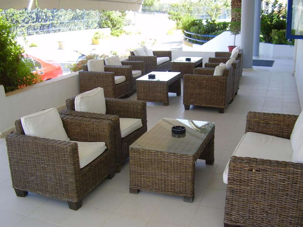 Een foto van het terras bij Hotel Danae