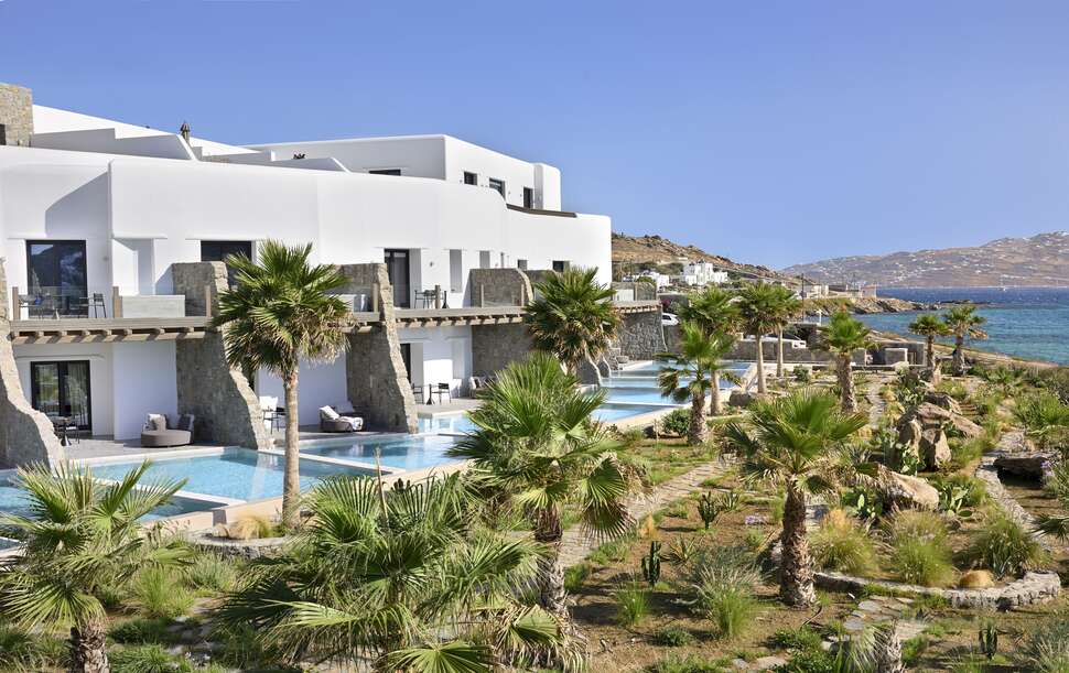 Een foto van de buitenkant van Aeonic Suites & Spa