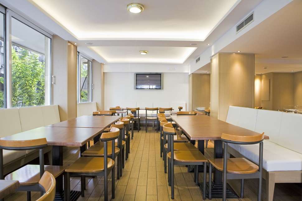 Een foto van de faciliteiten bij Parnon Hotel