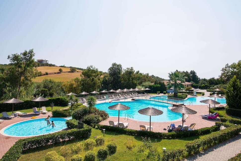 Een foto van het zwembad bij Alexandros Palace Hotel & Suites