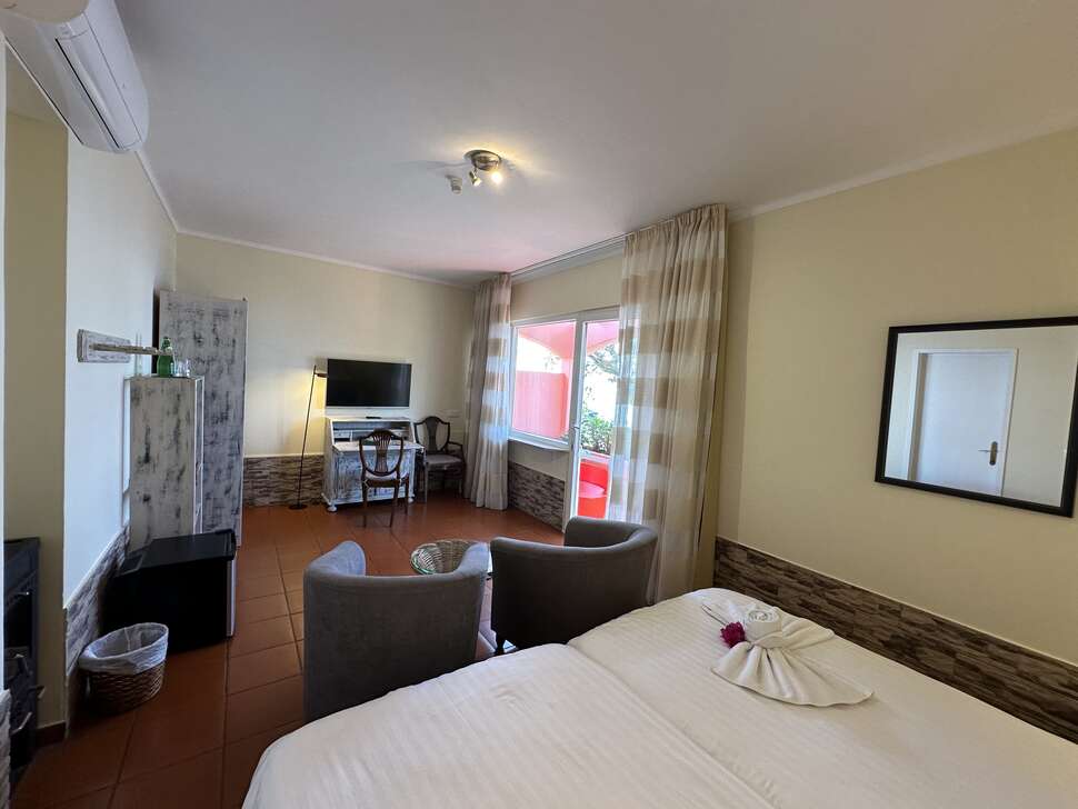 Ein Foto Inn & Art Hotel