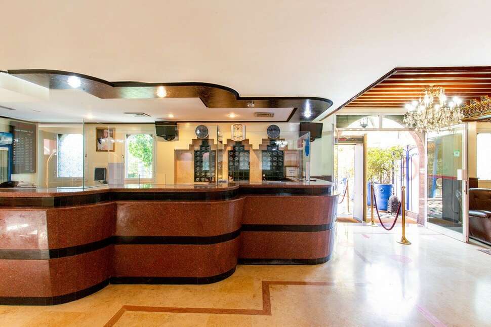 Een foto van het interieur van Hotel Akabar