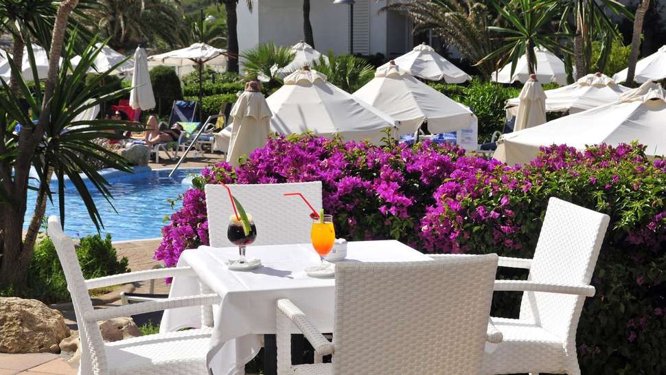 Een foto van het terras bij Hipotels Hipocampo Playa
