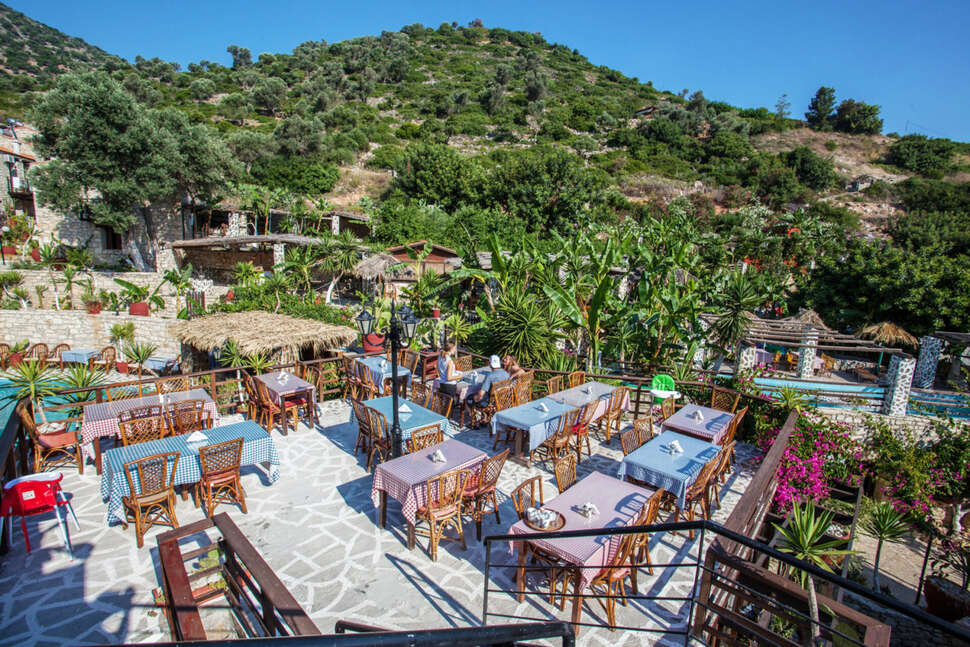Ein Foto von der Terrasse im Stone Village Petrino Horio