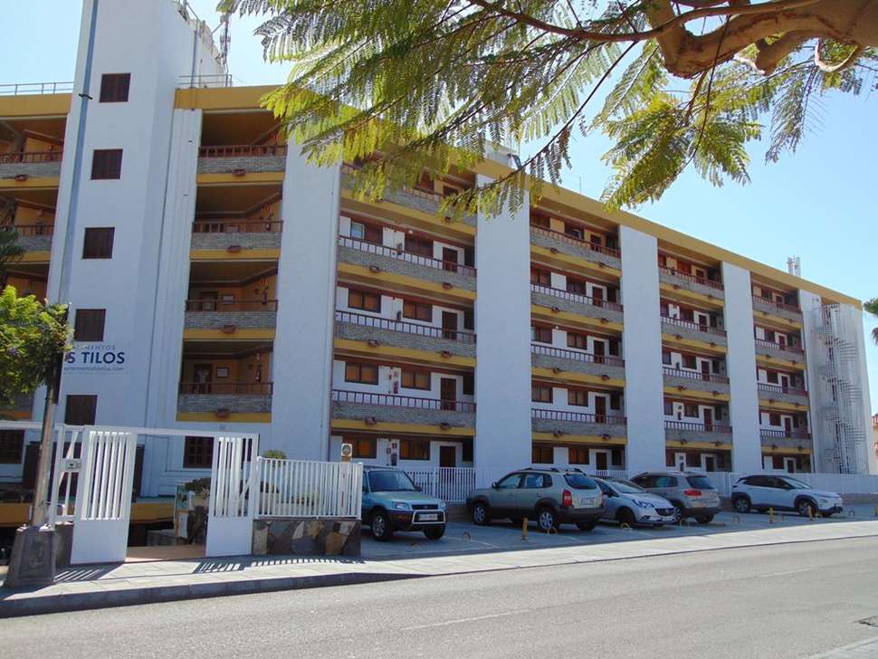 Een foto van de buitenkant van Appartementen Los Tilos