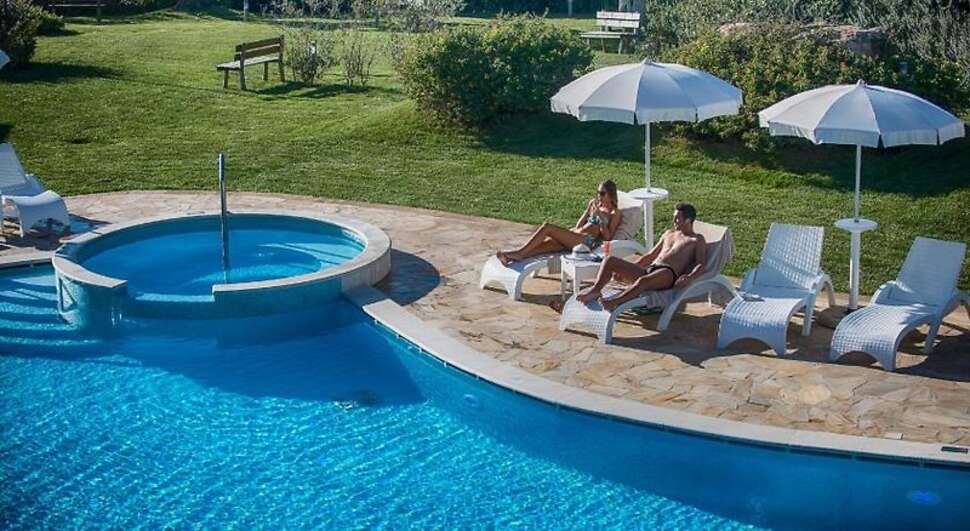 Een foto van het zwembad bij Lu' Hotel Carbonia
