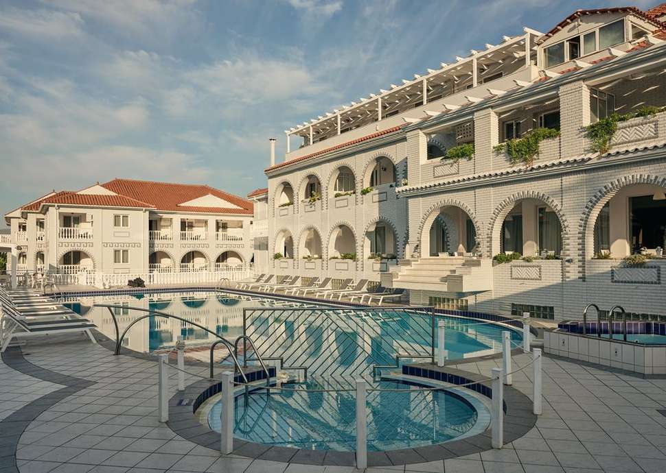 Een foto van het zwembad bij Meandros Boutique & Spa