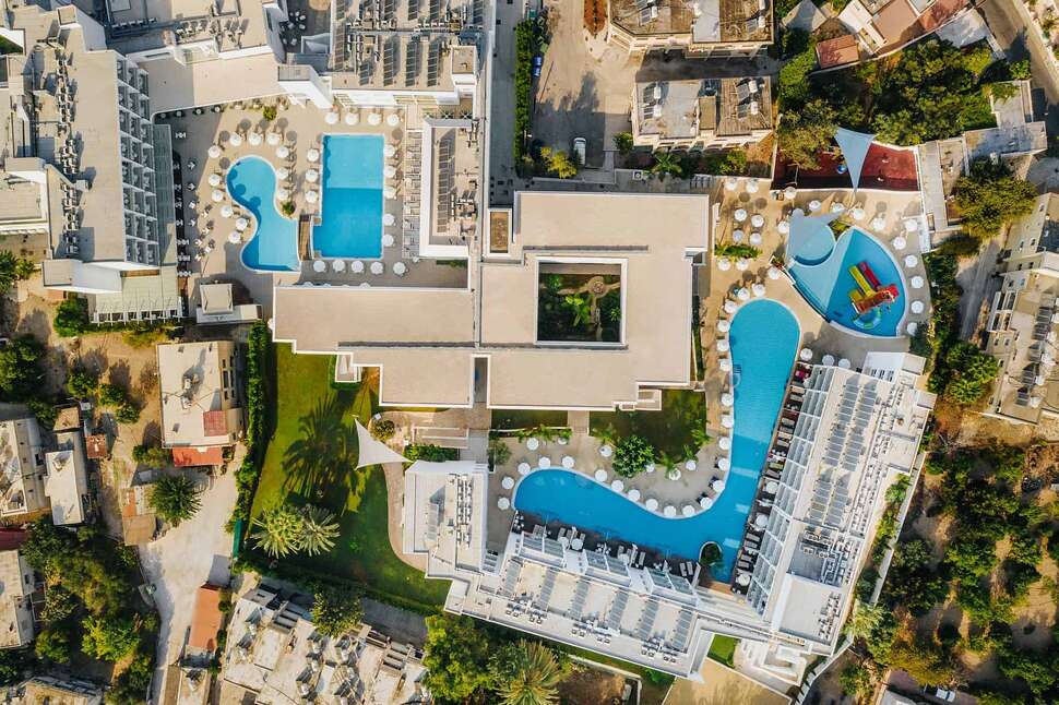 Een foto van het zwembad bij Sofianna Resort & Spa