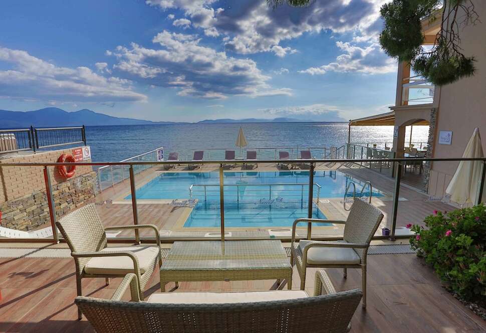 Een foto van het terras bij Melis Hotel