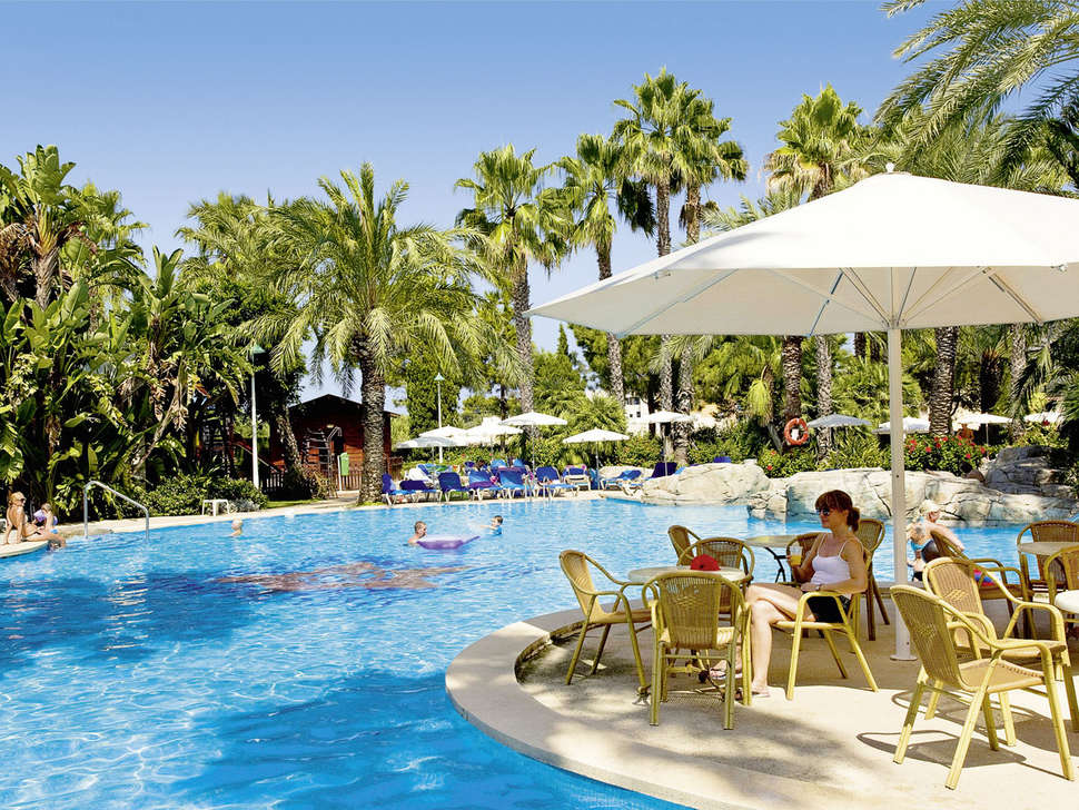Een foto van het zwembad bij Allsun Hotel Estrella & Coral de Mar