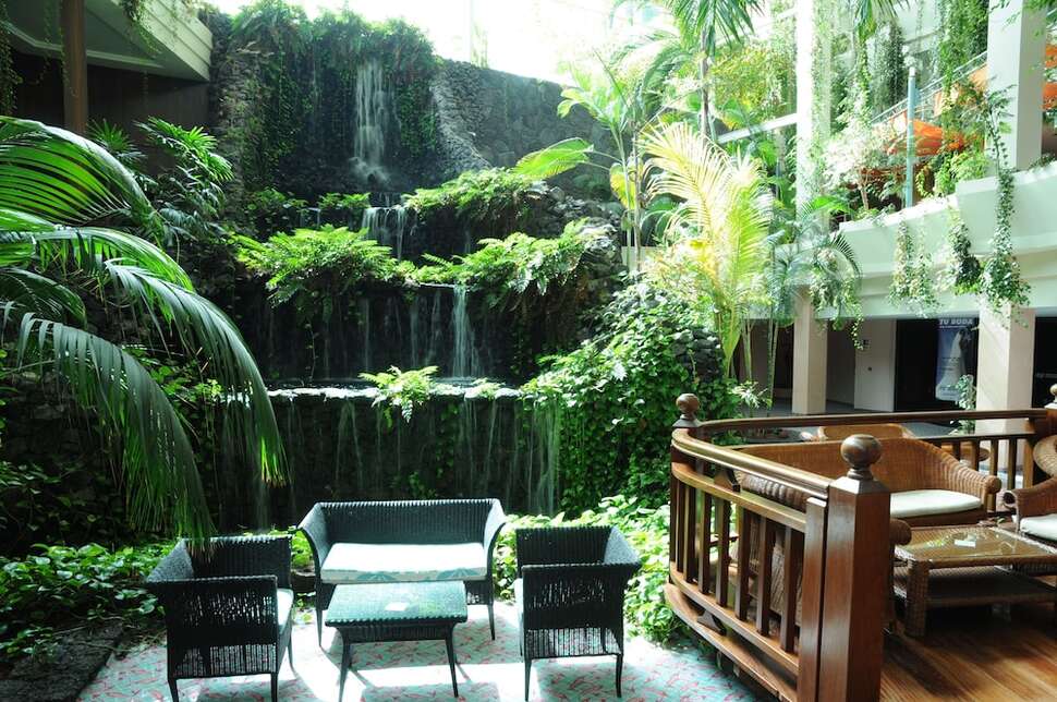 Een foto van het terras bij Beatriz Costa & Spa
