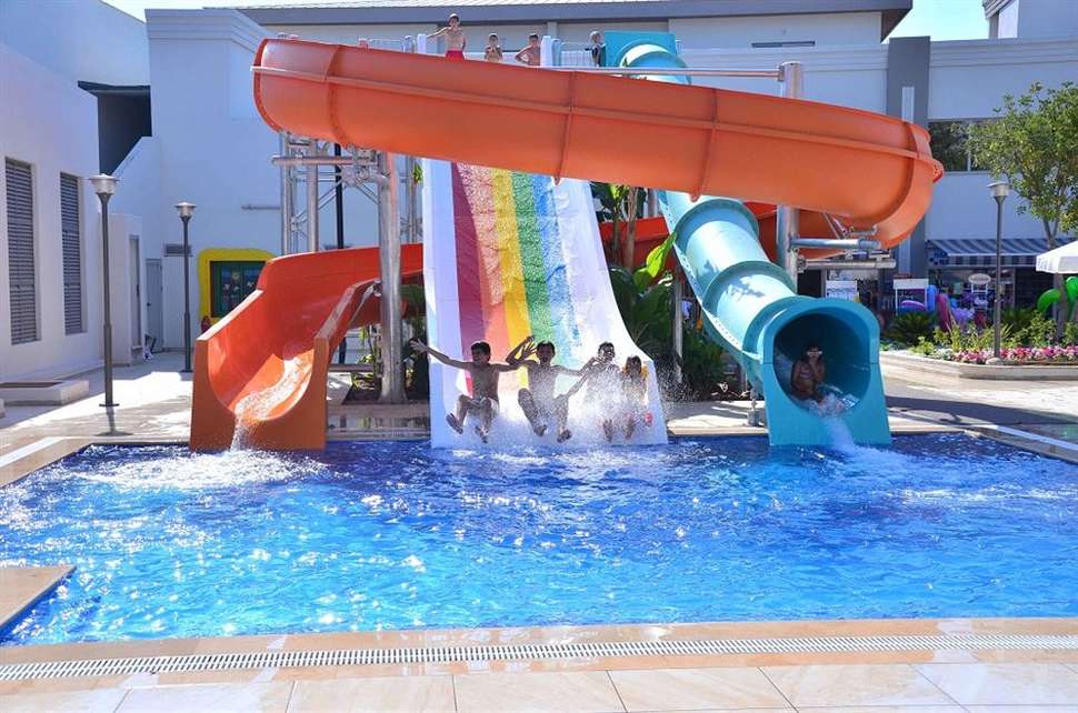 Een foto van het zwembad bij Palm Wings Beach Resort Kusadasi