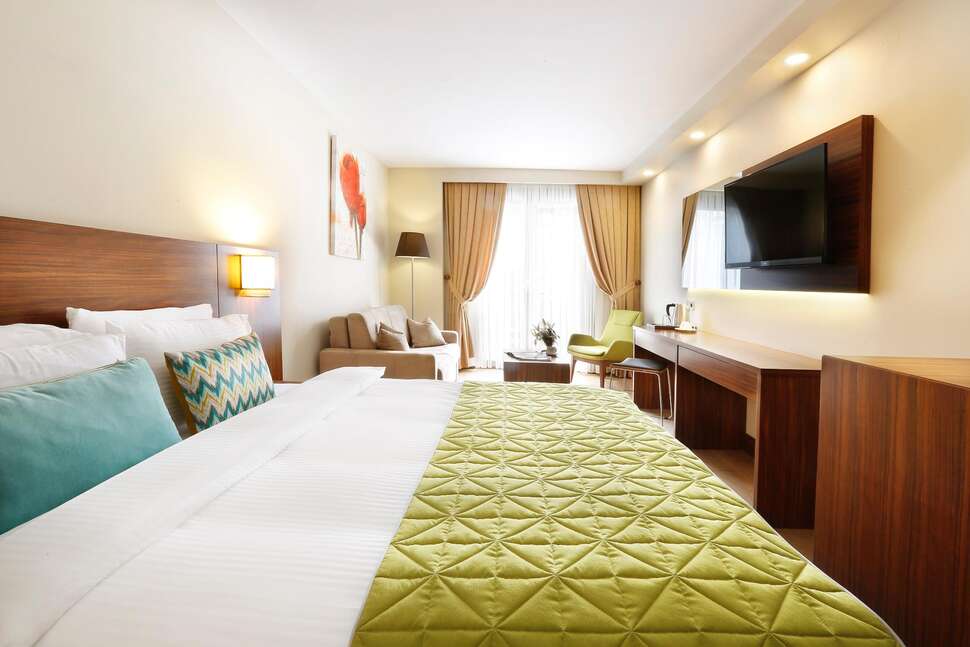 Een foto van The White Orient Hotel