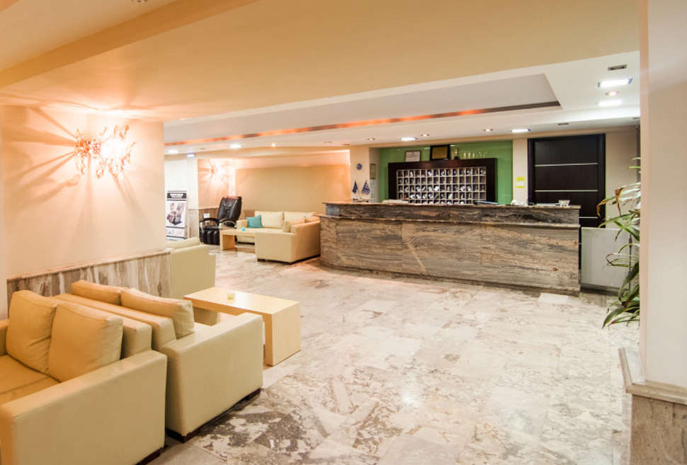 Een foto van het interieur van Esperia Hotel