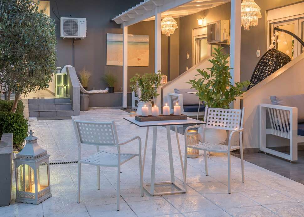 Een foto van het terras bij Aqua Mare Hotel