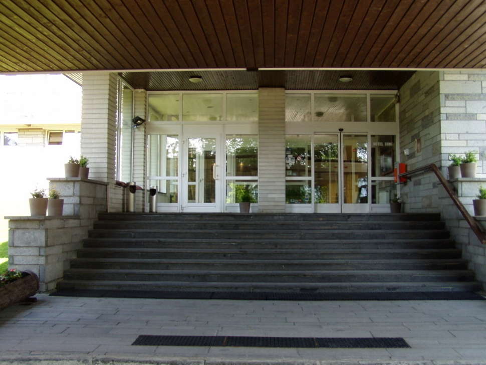 Een foto van de buitenkant van Hotel Srni