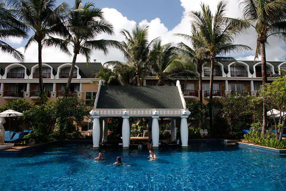 Een foto van het zwembad bij Phuket Graceland Resort & Spa