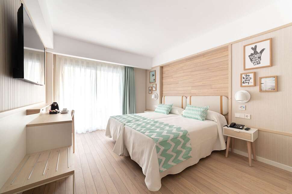 Een foto van Ambassador Playa II