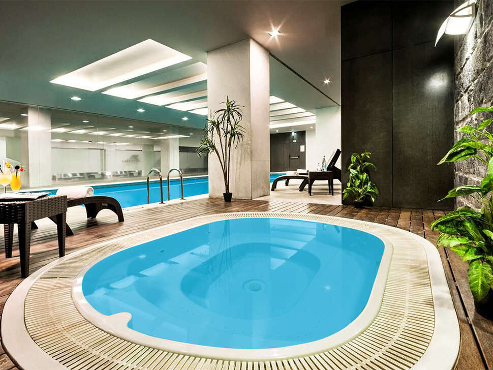 Ein Foto vom Pool im Hotel Marina Atlantico