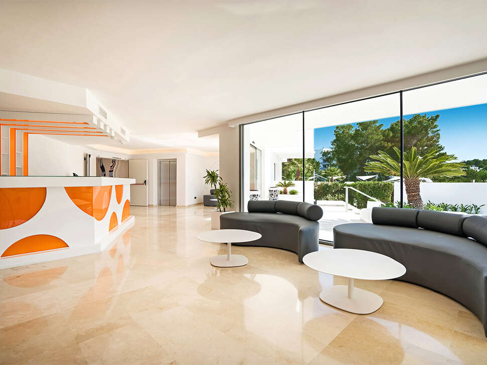 Een foto van het interieur van THB Naeco Ibiza