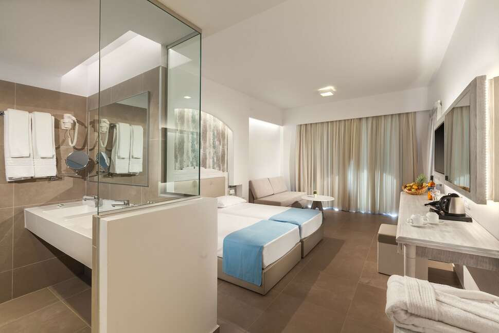 Ein Foto Aeolos Beach Hotel
