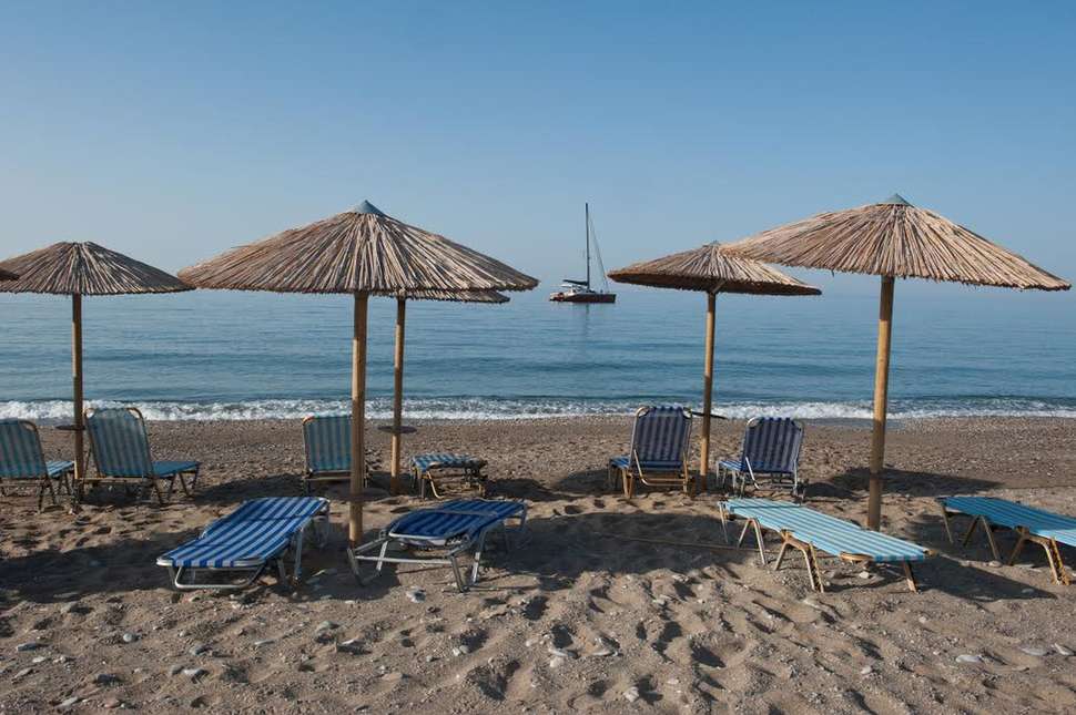 Ein Foto vom Strand beim Niki Hotel