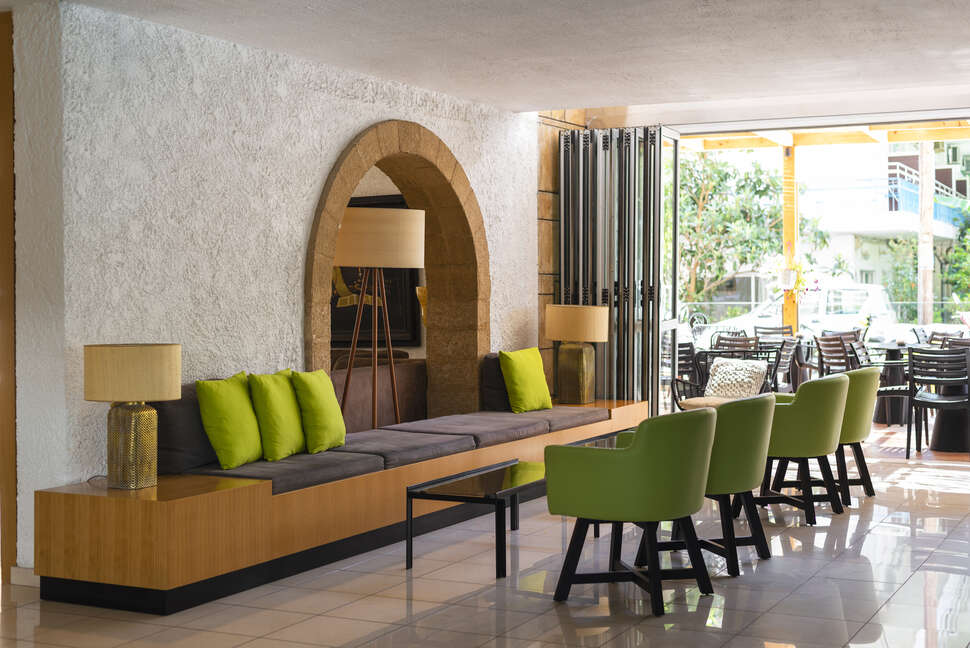 Een foto van het interieur van Hotel Athena
