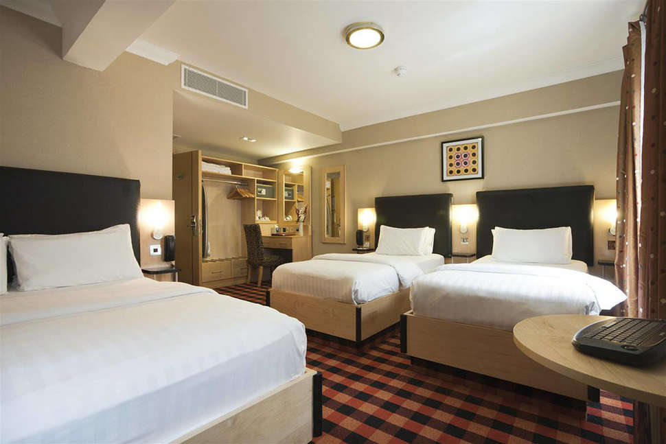 Een foto van The Academy Plaza Hotel