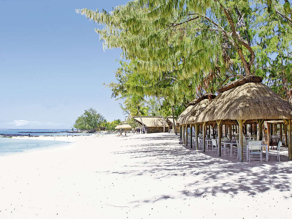 Een foto van het strand bij Ambre Resort & Spa