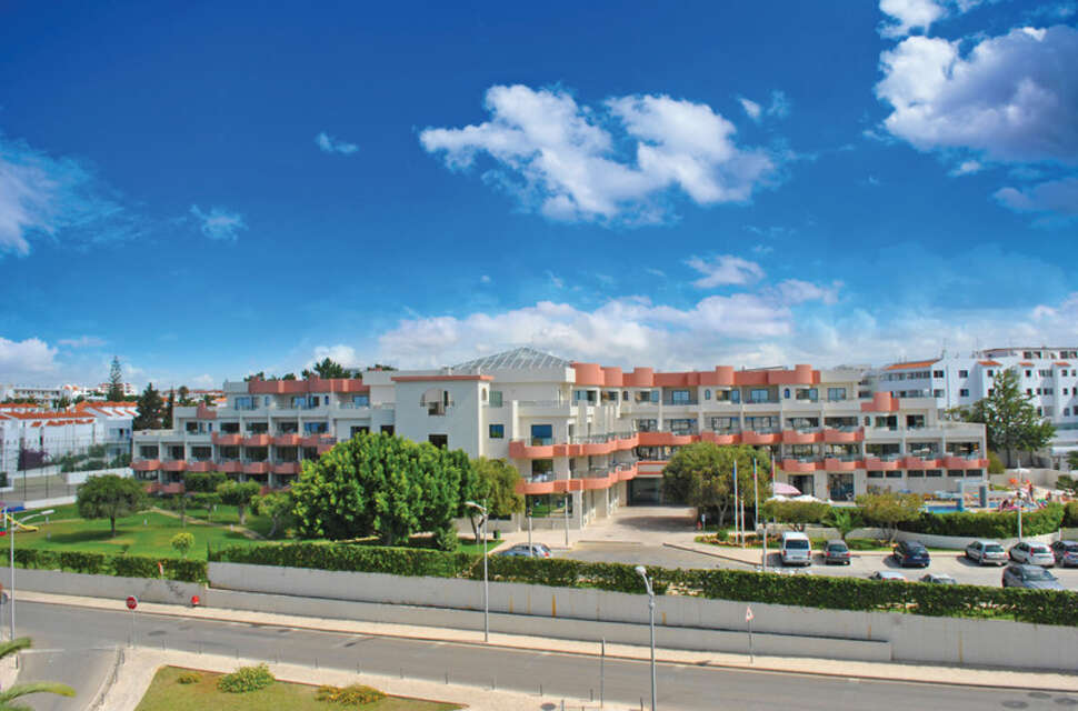 Een foto van de buitenkant van Grand Muthu Forte da Oura