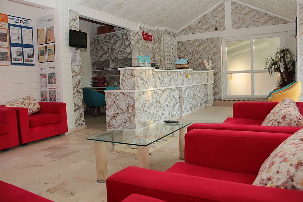 Een foto van het interieur van Side Temple Hotel