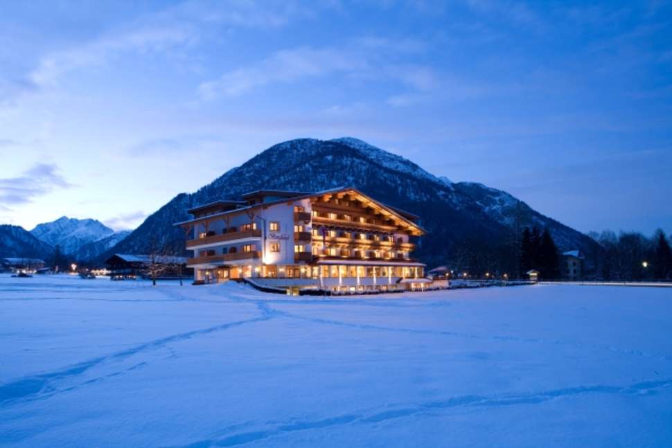 Een foto van de buitenkant van Hotel Bergland & Obertuschenhof