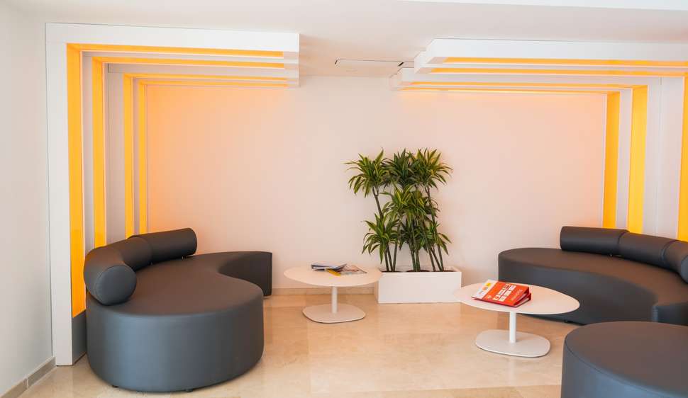 Een foto van het interieur van THB Naeco Ibiza