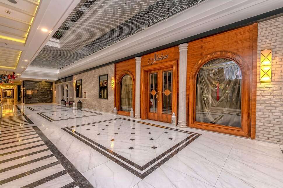 Een foto van het interieur van Port River Hotel & Spa