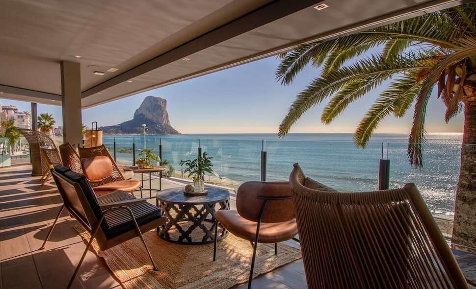 Een foto van het terras bij Solymar Gran Hotel
