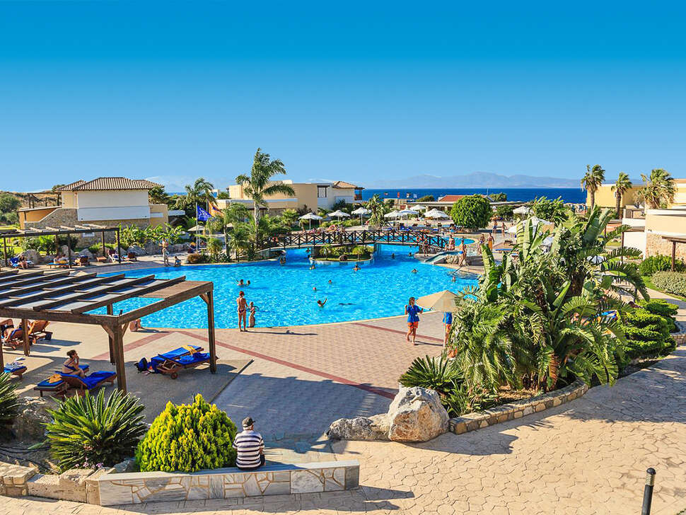 Een foto van het zwembad bij Natura Village Hotel & Spa